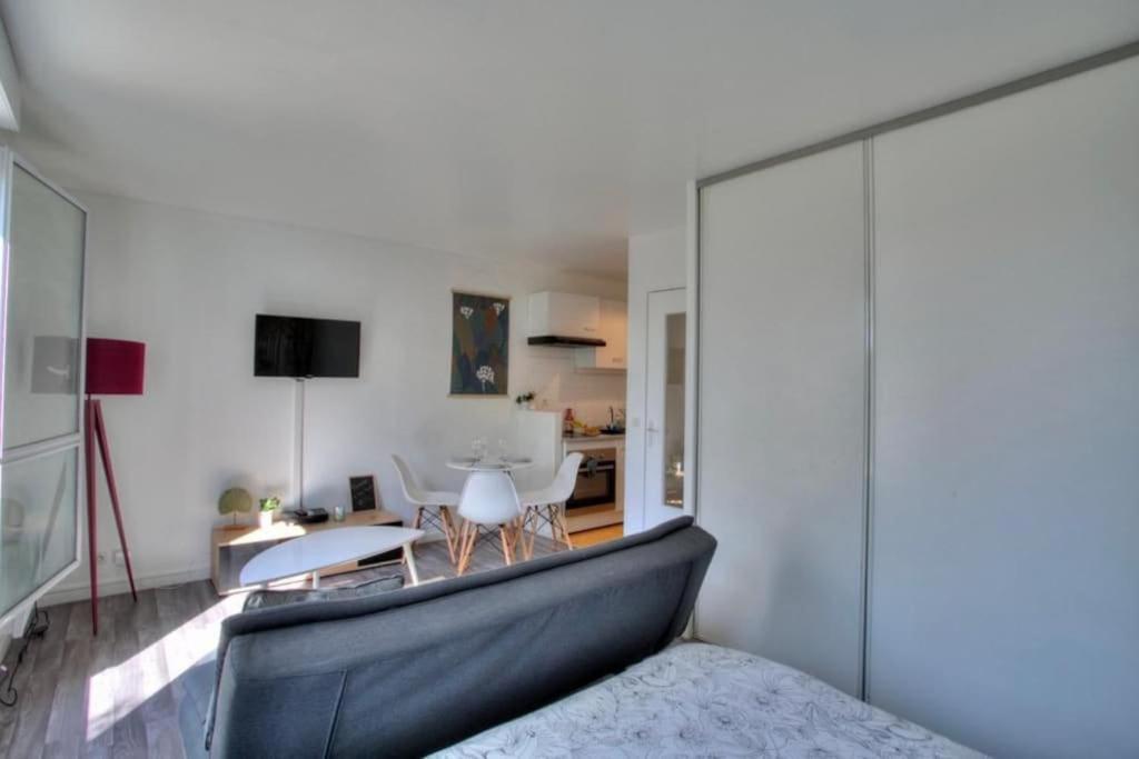 Studio Spacieux Avec Terrasse Et Parking Viry-Châtillon Exterior foto