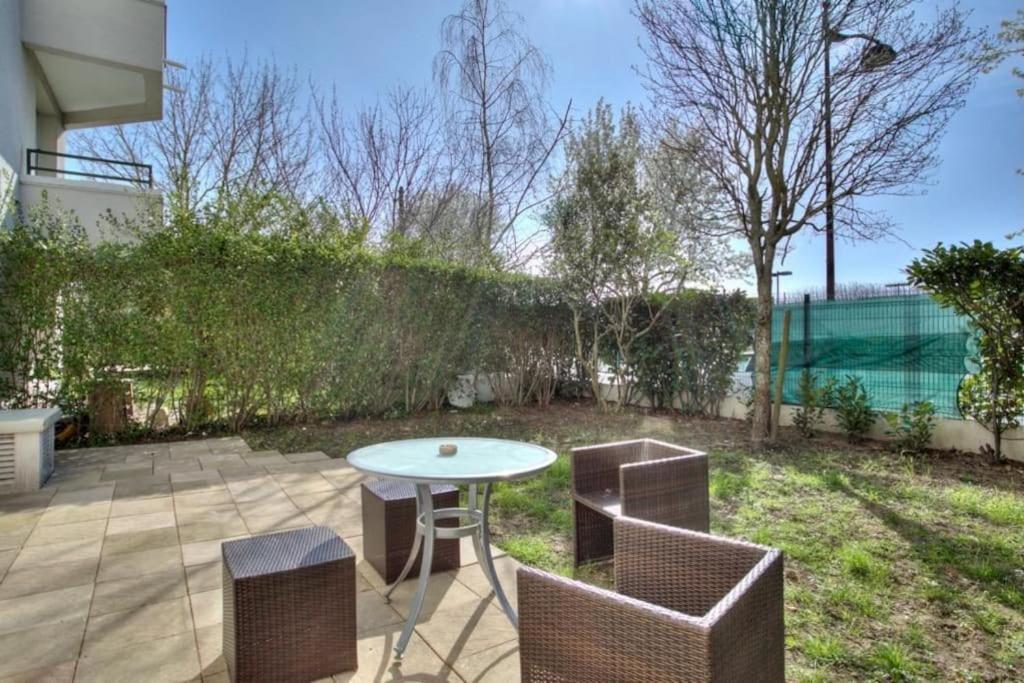 Studio Spacieux Avec Terrasse Et Parking Viry-Châtillon Exterior foto
