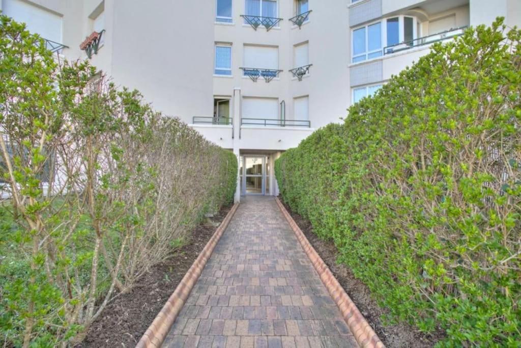 Studio Spacieux Avec Terrasse Et Parking Viry-Châtillon Exterior foto